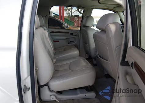 2004 Cadillac Escalade Esv Standard z USA, uszkodzony, nr VIN 3GYFK66N44G193016